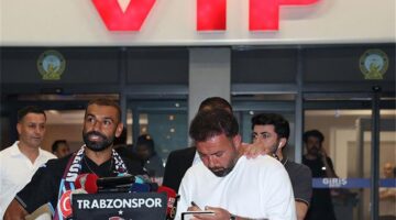 محمد صلاح يوجه لاعب ليفربول السابق نحو خطوة انتقالية إلى نادي طرابزون
