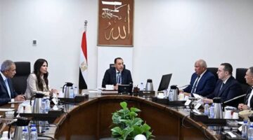 مدبولي يفتتح مركز الخدمات الضريبية بالعلمين ويطلق تطبيقاً جديداً للتصرفات العقارية