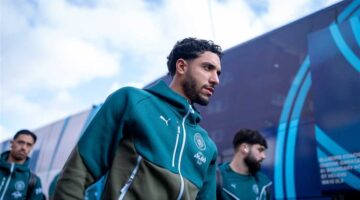 مرموش يخضع للكشف الطبي في توتنام اليوم بعد توديع زملائه بمدينة فرانكفورت