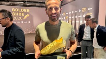 هاري كاين يتوج بالحذاء الذهبي متفوقاً على كيليان مبابي وإيرلينغ هالاند في السباق