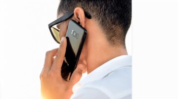 وزارة الاتصالات توضح حقيقة فرض رسوم إضافية على متلقي المكالمات الهاتفية في مصر