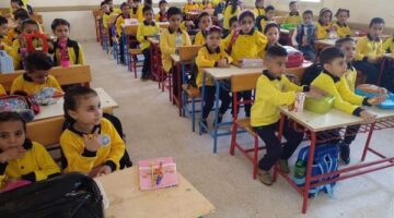 وزارة التعليم تحدد أسعار الكتب المدرسية بنظام يبدأ من 250 إلى 550 جنيهاً