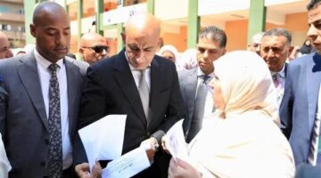 وزير التعليم بالقليوبية يقرر نقل أبناء سيدة ويفتتح مشروعات تعليمية جديدة بالمحافظة