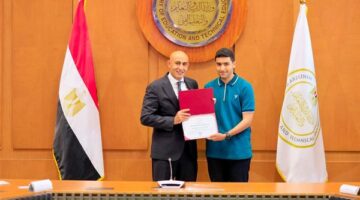 وزير التعليم يكرم أوائل الثانوية العامة ويوجه رسائل حول التفوق والمهارات الرقمية
