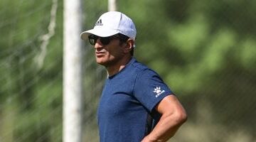 أحمد سامي يتولى قيادة الجهاز الفني الجديد للفريق الأول للنادي المصري
