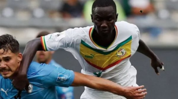 أزمة حادة بين تشيلسي وموناكو عقب انهيار صفقة ضم اللاعب لامين كامارا