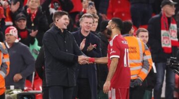 جيرارد يهاجم ليفربول بسبب طريقة التعامل مع النجم المصري محمد صلاح