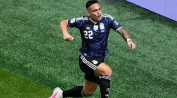 لاوتارو مارتينيز يصف اهتمام برشلونة بالشرف العظيم في ظل غياب أي ضمانات