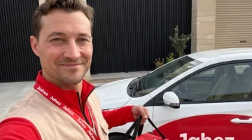 هاربورغ يعد جماهير الرياض بإيصال قمصان نادي مالك الخلود بنفسه شخصياً