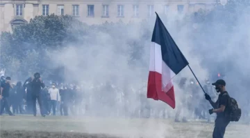 الحكومة الفرنسية تتخذ قراراً حاسماً بشأن مواجهة باريس وبرشلونة في دوري أبطال أوروبا