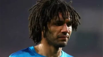 بداية كارثية لمحمد النني بالدوري اليوناني: بطاقتان وطرد خلال 8 دقائق فقط