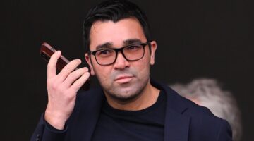 برشلونة يجني مكاسب خطة ديكو وسط انهيار مالي مفاجئ في مانشستر يونايتد