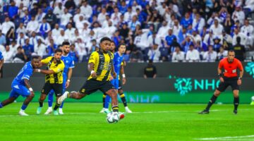 خبير تحكيمي يقيّم أداء الطريس في مواجهة الهلال والاتحاد الأخيرة بالملاعب