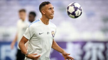 سفيان رحيمي يغادر الملعب باكيًا عقب تعرضه لإصابة قوية قبل مواجهة الاتحاد