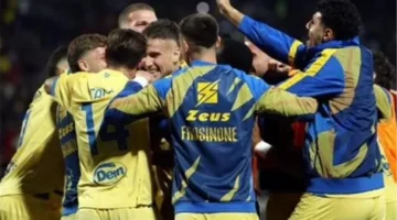 عمر فايد يشارك في فوز فروزينوني العريض على ساسولو بأربعة أهداف لهدفين