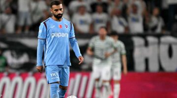 لاعب هارتس الأسكتلندي يوجه طلبا خاصا إلى النجم المصري محمد صلاح