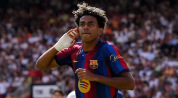 لويس فيجو: لامين يامال كان سيجبرنا على تغيير تكتيكي كبير في برشلونة