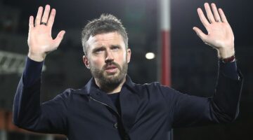 مانشستر يونايتد يضع كاريك تحت الاختبار ومدرب ألماني مرشح لخلافته في منصبه